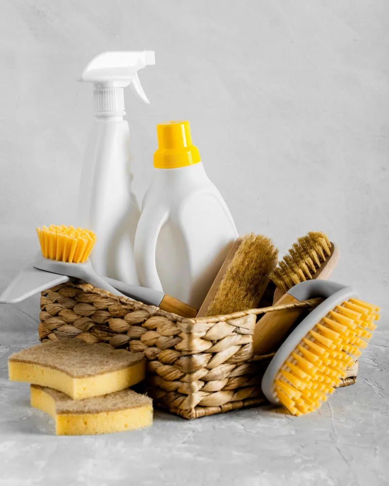 Panier d'ustensiles de ménage